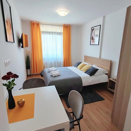 Lucky Center Ljubljana Appartement Buitenkant foto