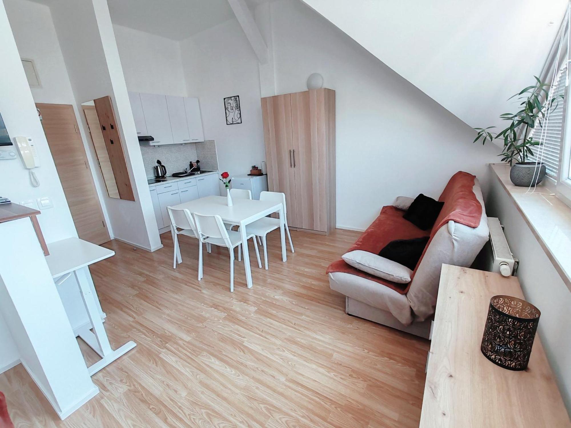 Lucky Center Ljubljana Appartement Buitenkant foto