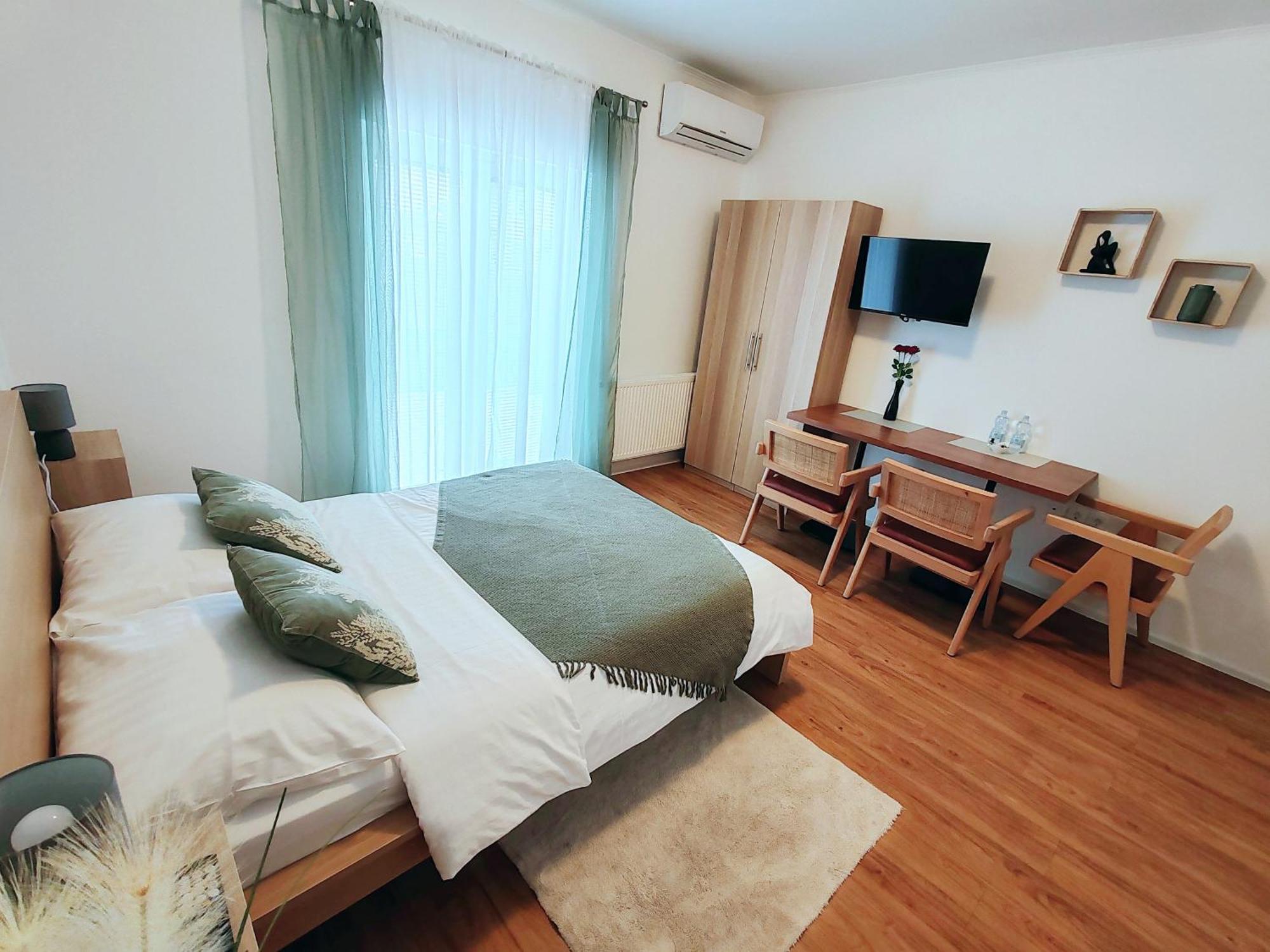 Lucky Center Ljubljana Appartement Buitenkant foto