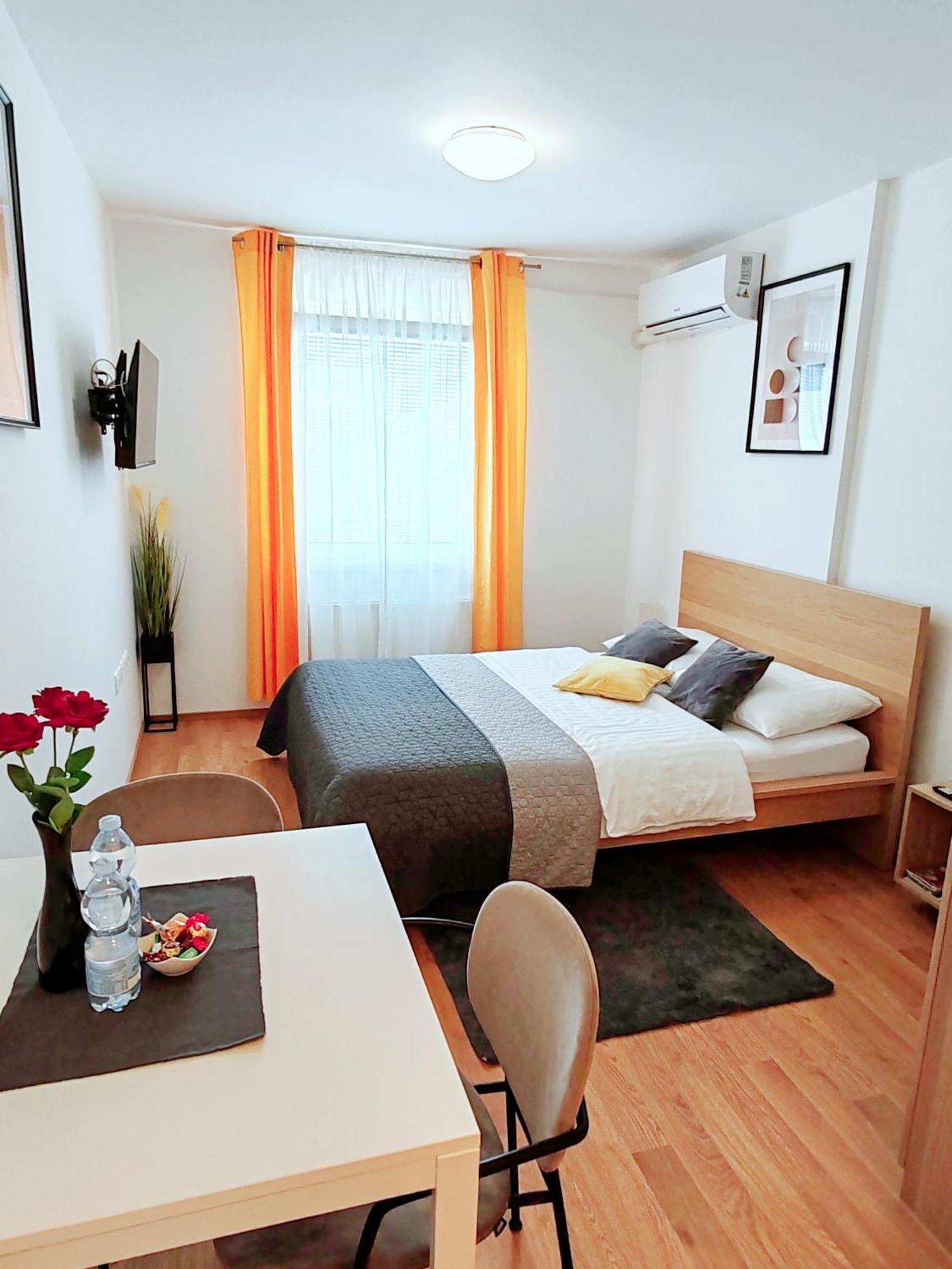 Lucky Center Ljubljana Appartement Kamer foto